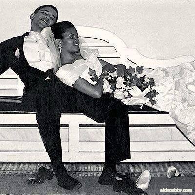 اوباما وزوجته ميشيل في يوم زواجهما ، 1991م