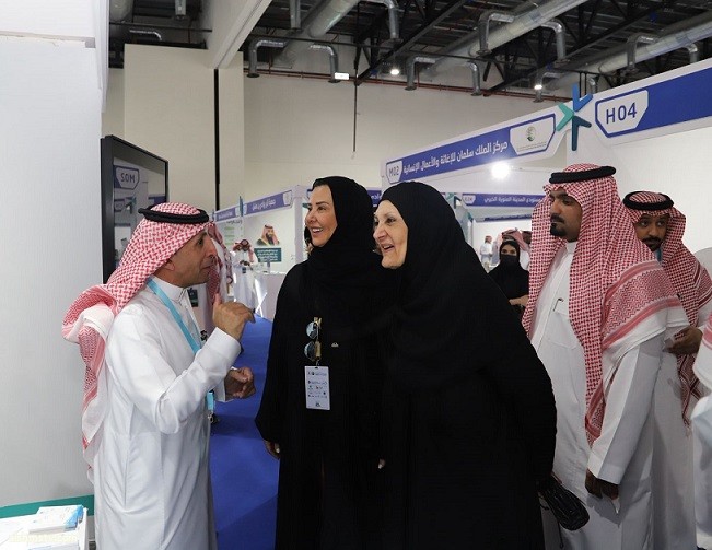 جمعية روماتيزم تستعرض خدماتها في معرض "إينا" الدولي في نسخته الثالثة جمعية روماتيزم تستعرض خدماتها في معرض "إينا" الدولي في نسخته الثالثة