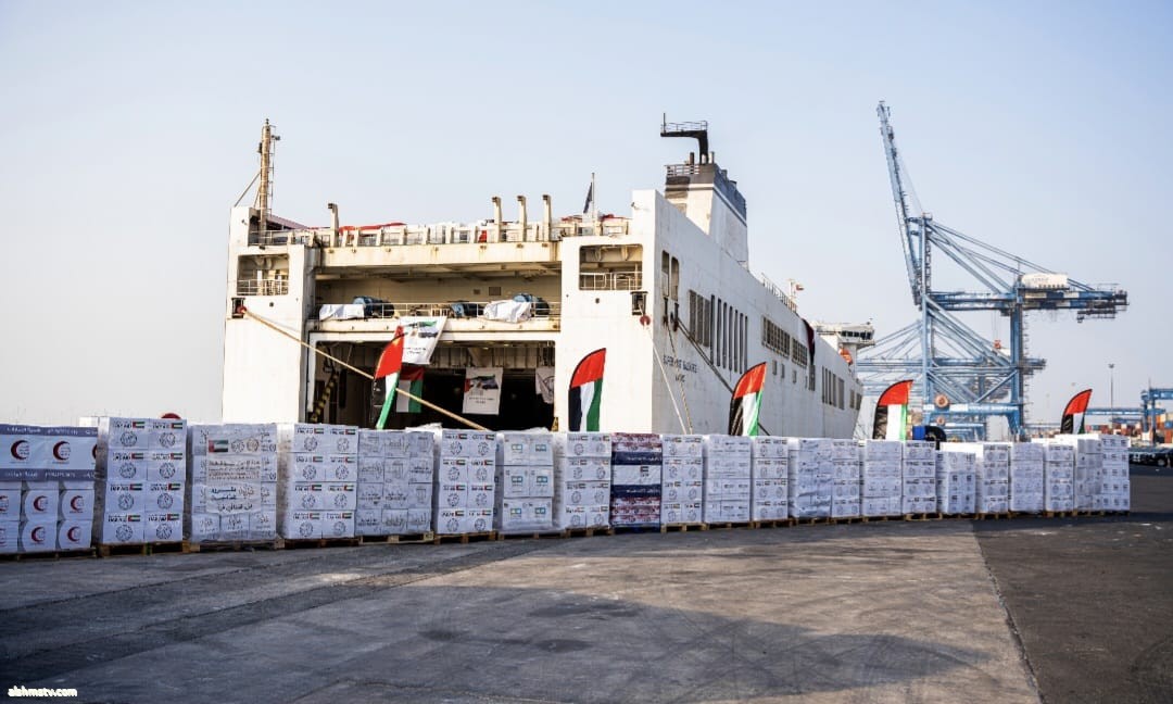 جمعية الشارقة الخيرية تشارك في تجهيز "سفينة الإغاثة الإماراتية" العاشرة إلى غزة جمعية الشارقة الخيرية تشارك في تجهيز "سفينة الإغاثة الإماراتية" العاشرة إلى غزة