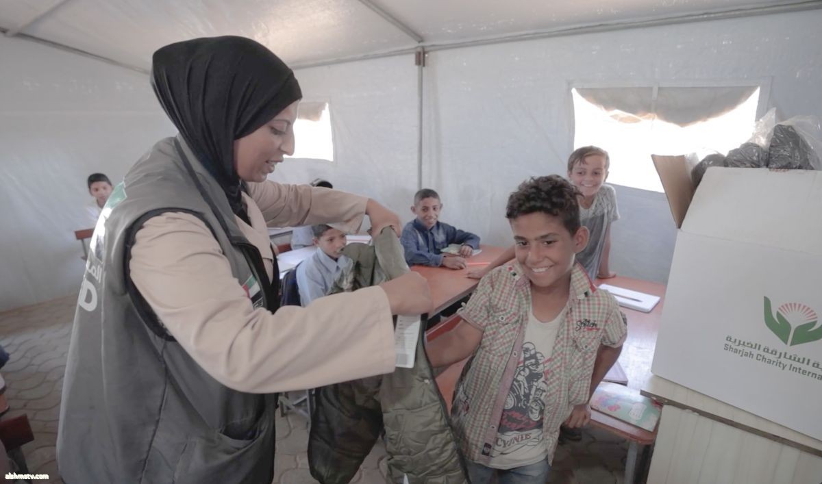 خيرية الشارقة تبدأ توزيع المرحلة الأولى من حزم الأغاثة الإماراتية في غزة خيرية الشارقة تبدأ توزيع المرحلة الأولى من حزم الأغاثة الإماراتية في غزة