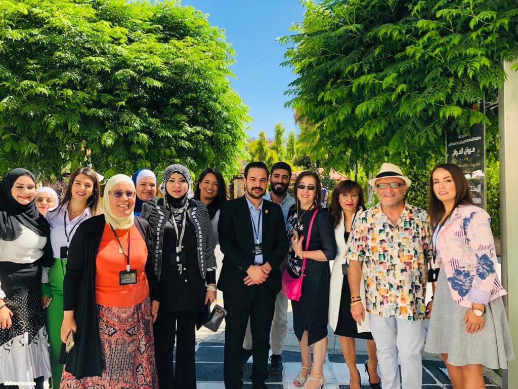 د.عائدة جوخرشة تعالوا نغوص معًا في عوالم الفن،