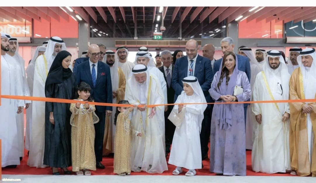 حاكم الشارقة يفتتح الدورة الـ 44 من معرض الشارقة الدولي للكتاب