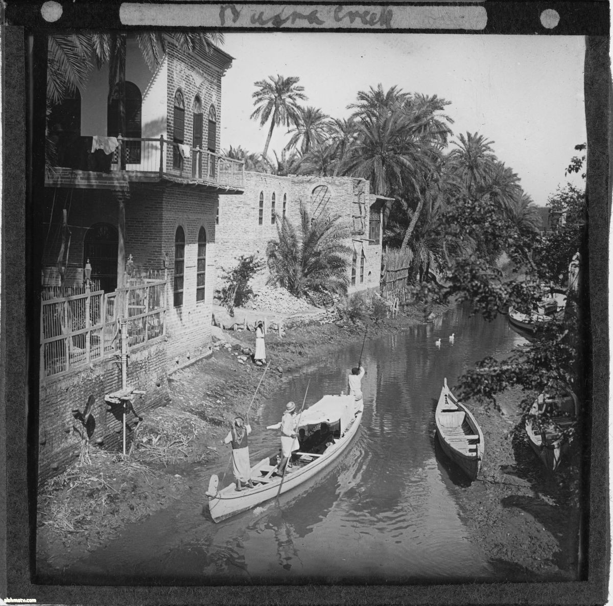 الشارقة للفنون تنظم معرض «سرديّات الفوتوغراف» من مقتنيات صاحب السمو حاكم الشارقة الشارقة للفنون تنظم معرض «سرديّات الفوتوغراف» من مقتنيات صاحب السمو حاكم الشارقة