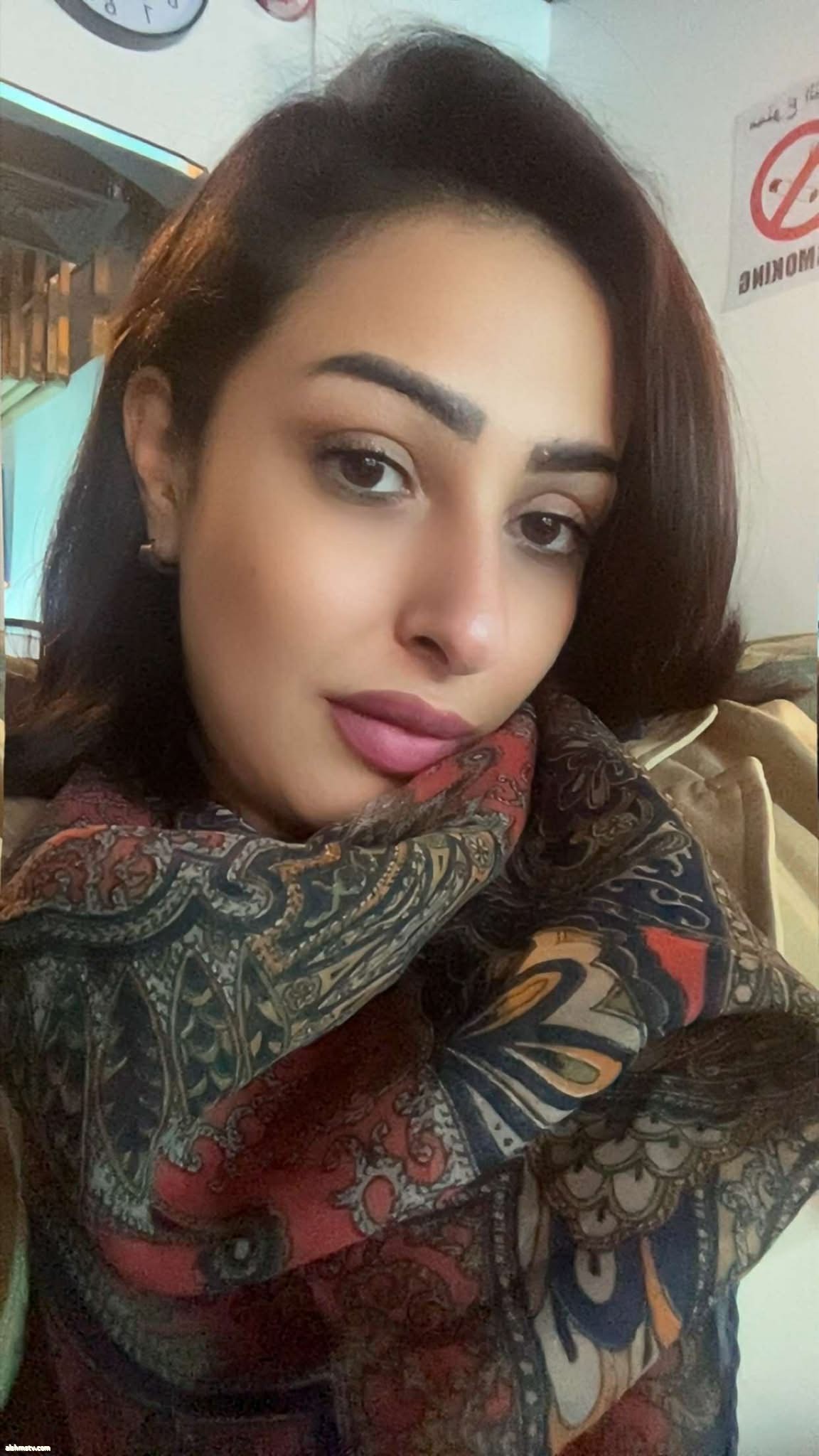 عكس الاتجاه Sherry Gobashi