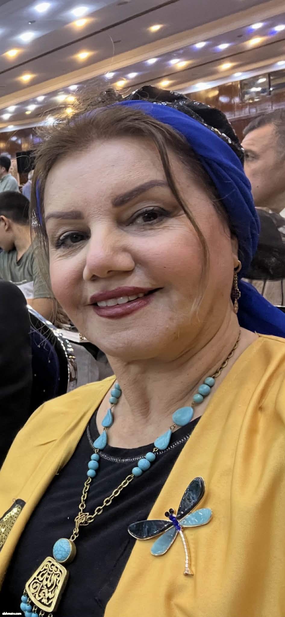 إن كنت لا تستحي فمن عندك الاعلاميه المبدعه هند احمد إن كنت لا تستحي فمن عندك الاعلاميه المبدعه هند احمد