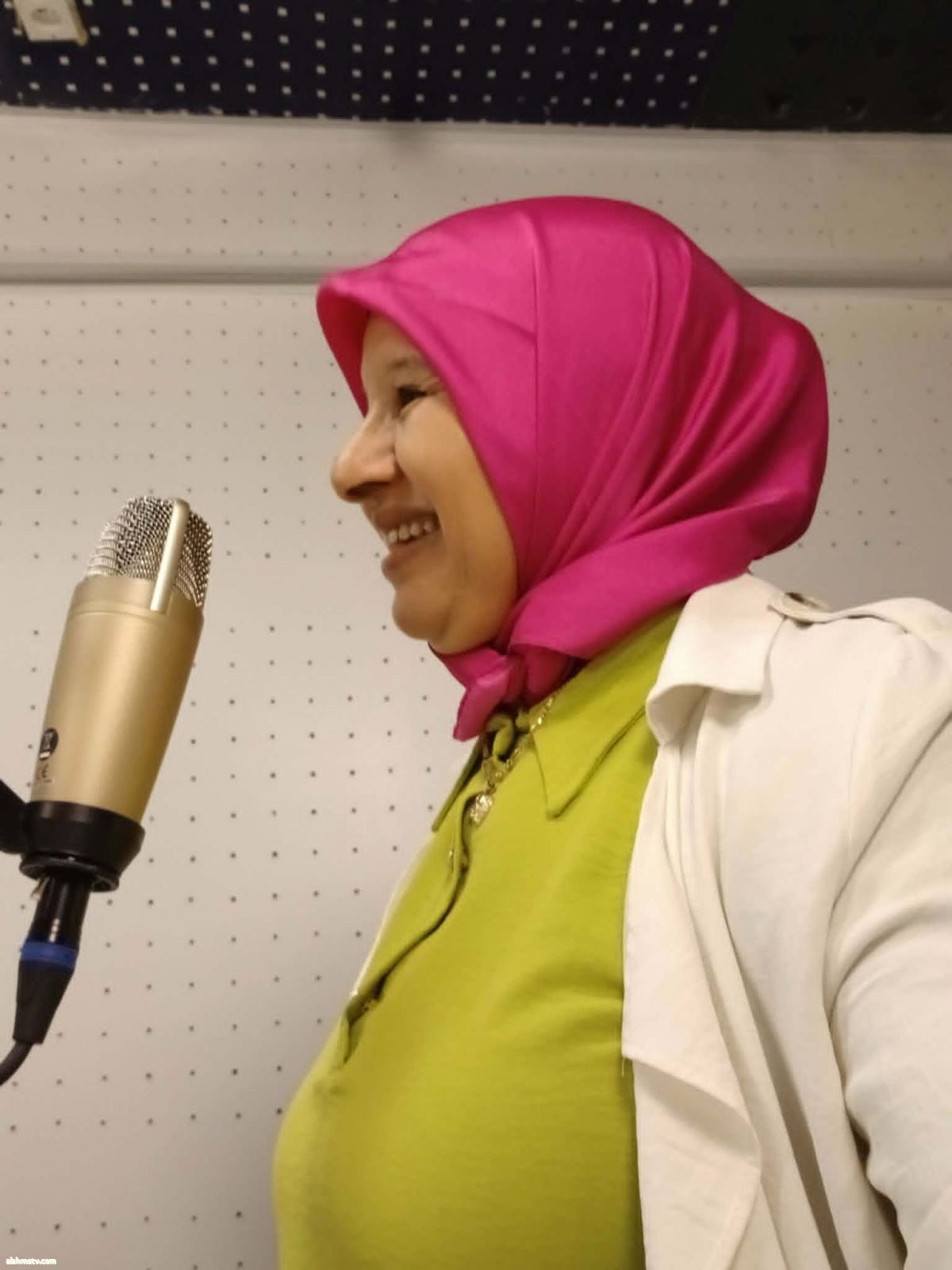 السرديات الأدبية في زمن الخوارزميات من سلطة الكاتب إلى ذكاء النص                  تقديم الناقدة: مسعودة القاسمي