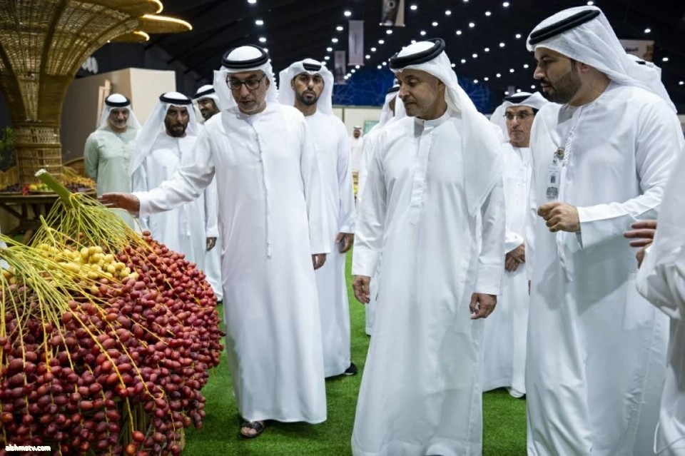 زار مهرجان العين للرطب في دورته الأولى هزاع بن زايد: دعم المزارعين أولوية وطنية