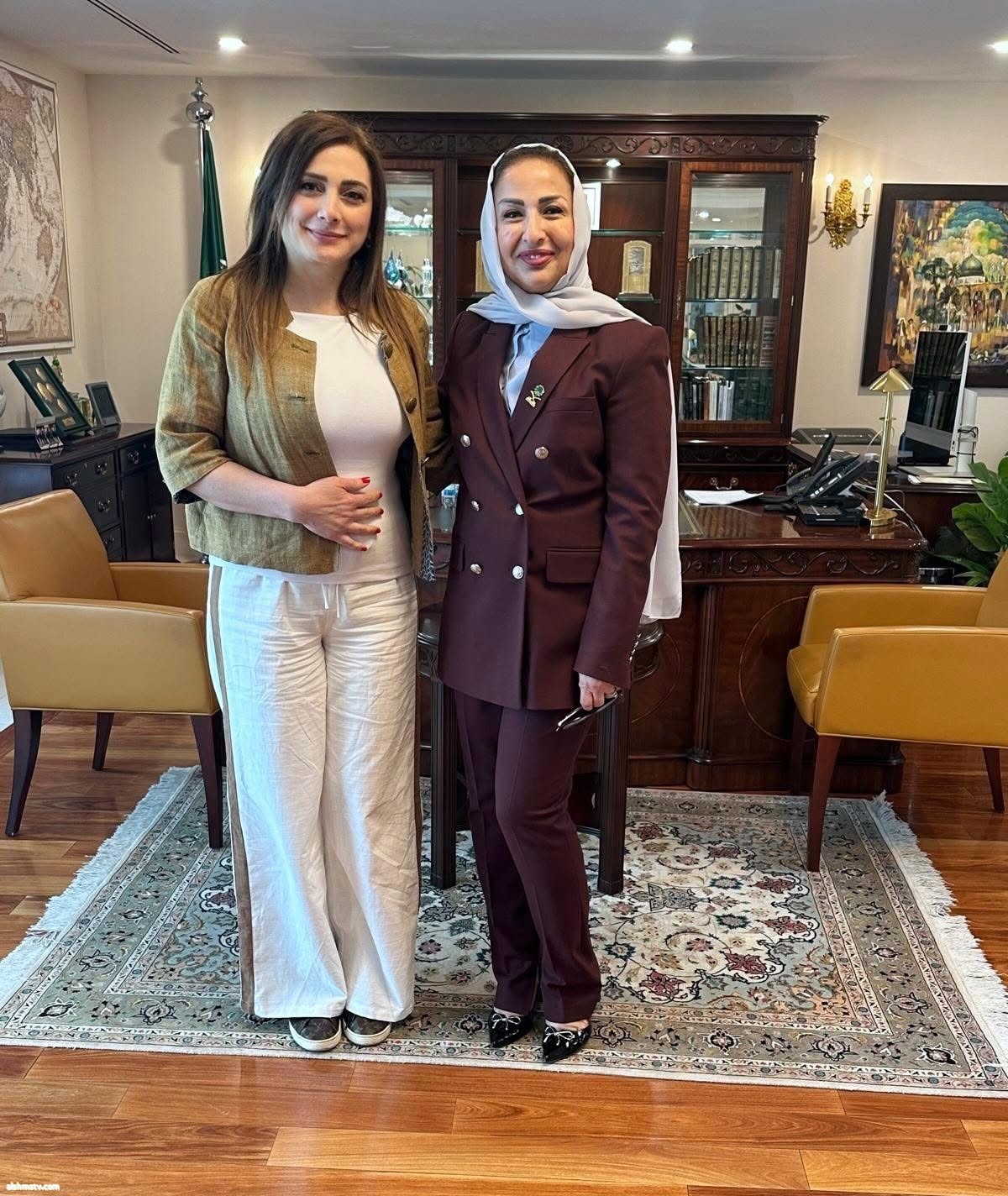 ‏‎Rita Wakim Hage‎‏ في ‏‎Embassy of Saudi Arabia, Ottawa‎‏. أول سفيرة سعودية في العالم  وسفيرة المملكة حاليا لدى كندا، تجسد سعادة السفيرة امل بنت يحيى المعلمي  نموذجاً للمرأة القيادية التي تجمع بين الكفاءة، والكاريزما