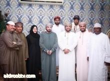 الشيخ عبيد بن سهيل بن بطي ال مكتوم ...يكرم شخصيات انسانية في سلطنة عمان ....