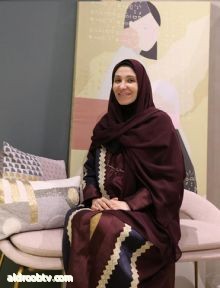 سمو الأميرة خلود بنت خالد بن ناصر تثني على أعمال مصممة الأزياء والنسيج السعودية شهد السعدون