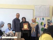 معلمى ومعلمات مدرسة الفعكات يكرمون مديرة المدرسة   ريم العبدلي -ليبيا