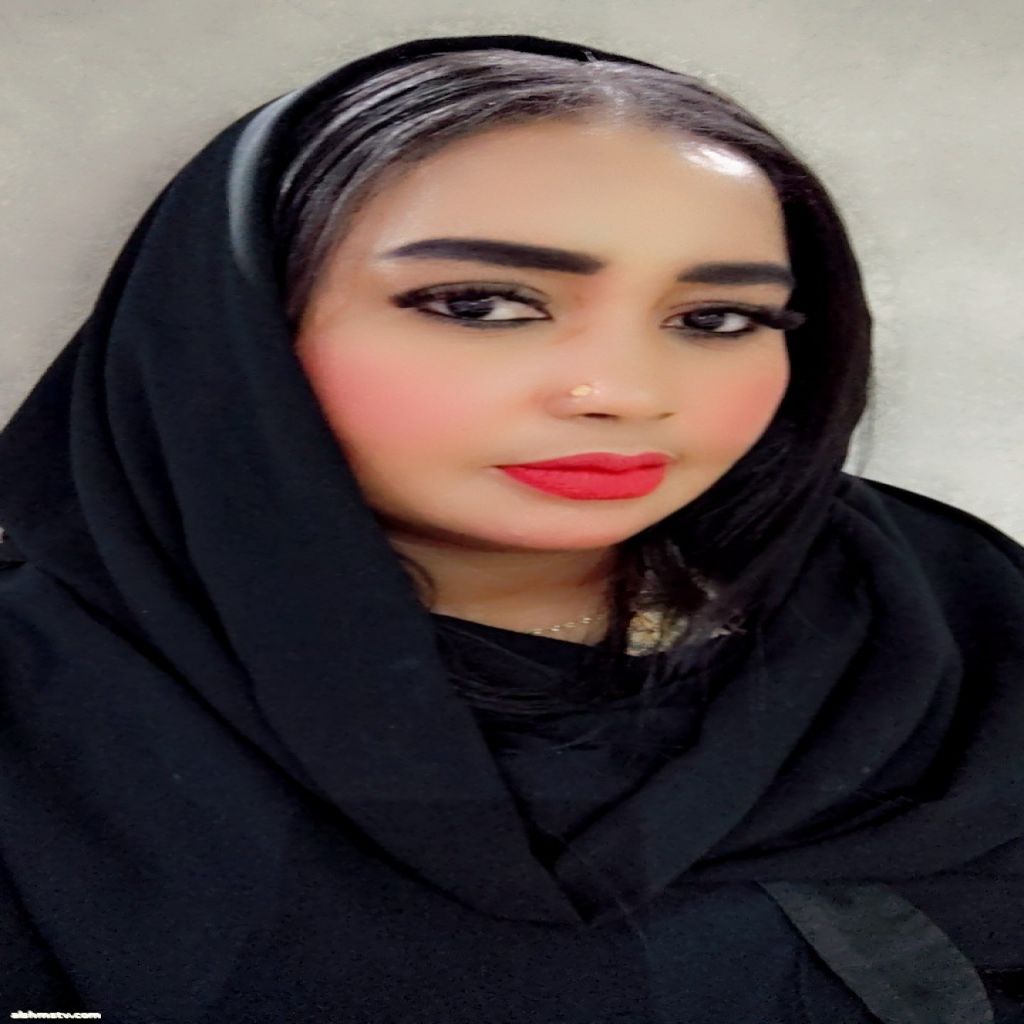 رائدة الأعمال وخبيرة التجميل منى محمد بكشه ... العطور السودانية.. عبق يفوح في كل الدنيا