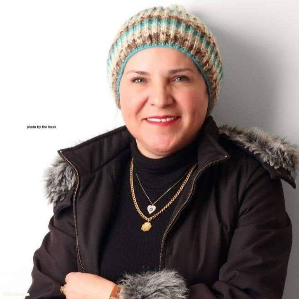 Nedaa Alzoubi ·  الموبايل شتت مشاعرنا