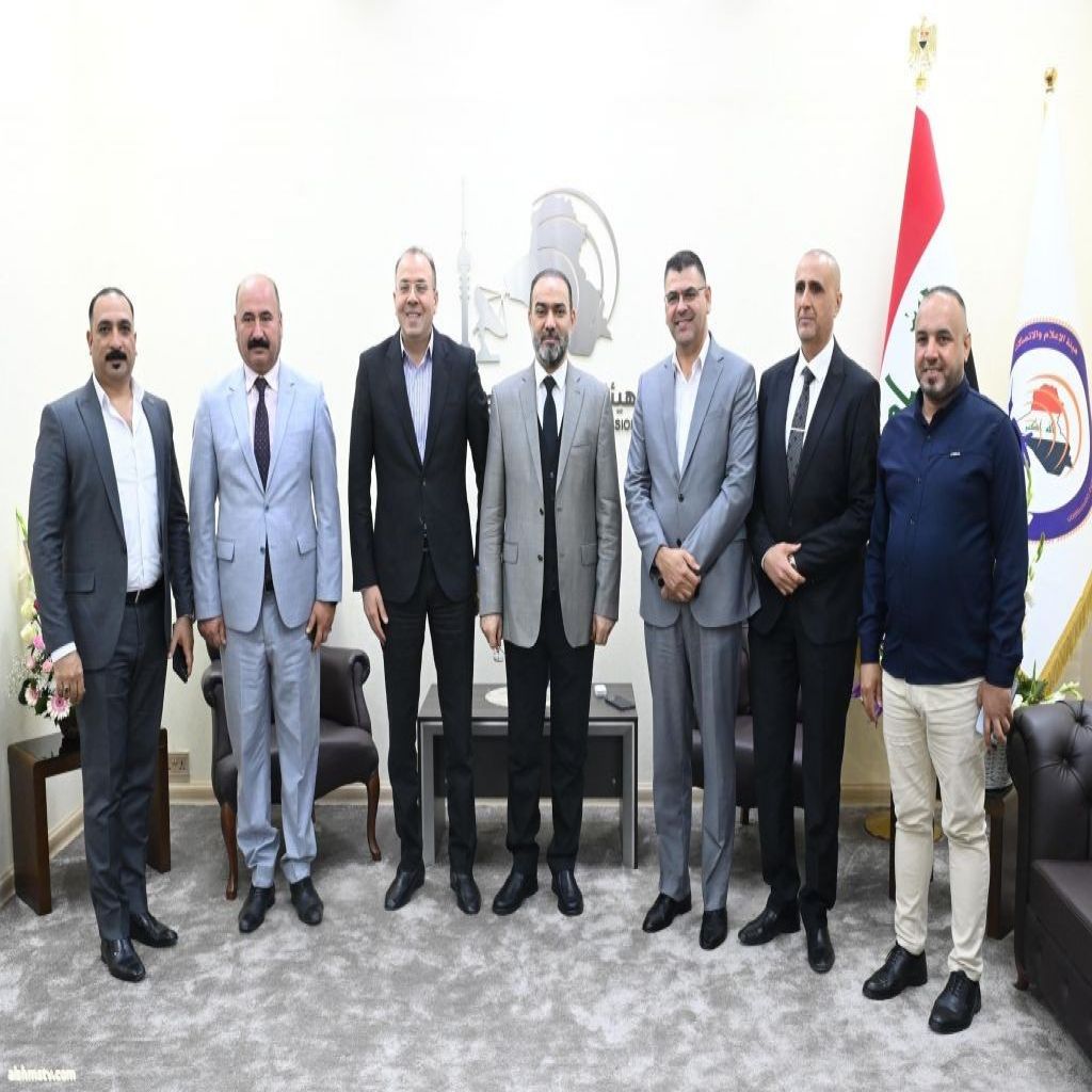 د.نوفل أبو رغيف  رئيس هيأة الإعلام والاتصالات يلتقي مستشار رئيس الوزراء لشؤون التنوع والتعددية ويبحثان تعزيز السياسة الإعلامية تجاه الأقليات والمكونات الوطنية