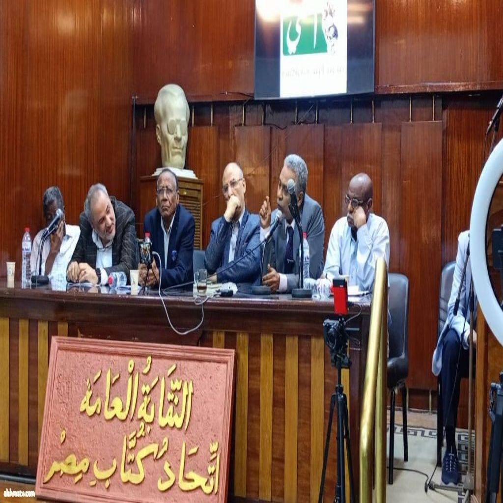 محمد المكي إبراهيم… شاعر الوطن في حضرة الغياب