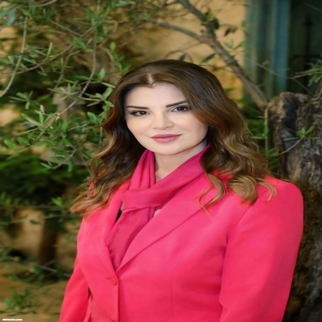 أولى السيدات المرشحات لخوض غمار العمل البلدي في مدينة النبطية  السيدة زينة حلمي شميساني تعلن عن ترشحها لعضوية المجلس البلدي في مدينة النبطية وتعلن عن برنامجها الانتخابي