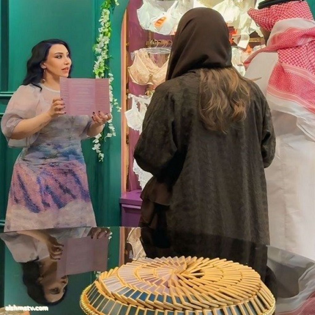 سيدة الأعمال الأنيقة ندى بنت ناصر كدسة  رسالتي للمرأة باختصار: أحبي ذاتك، واعتزي بأنوثتك