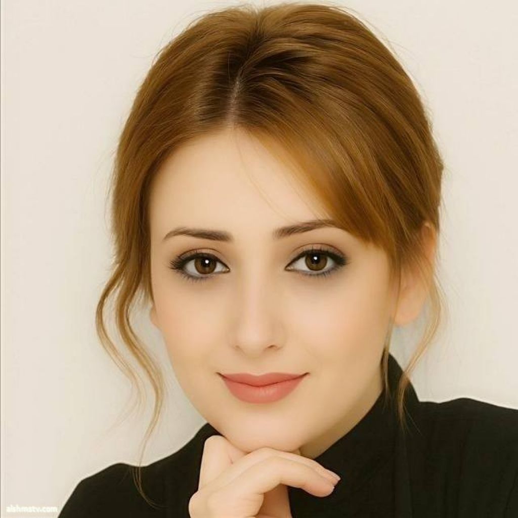 Faten Shehadeh  إلى جميع الإخوة و الأصدقاء الذين يتواصلون معي ويسألون من هي فاتن شحادة؟... هذه نبذة عن السيرة الذاتية لها... السيرة الذاتية (فاتن شحادة)