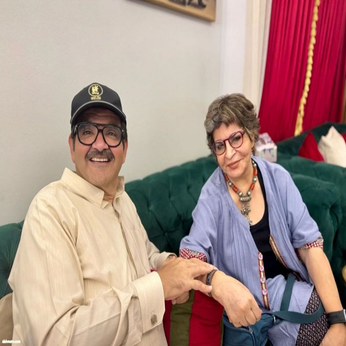 ليلى احمد  قبل كتابتي عن العرض، لاحظت على السوشل ميديا وقبل إعادة عرض النسخة الثانية من مسرحية #باي_باي_لندن