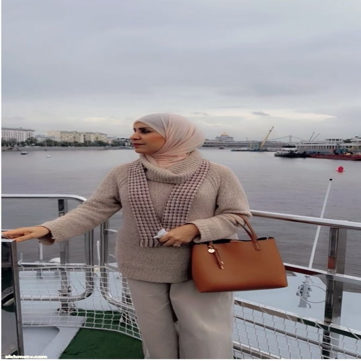 حميدة القحطاني الكلمة التي بلا جذر…