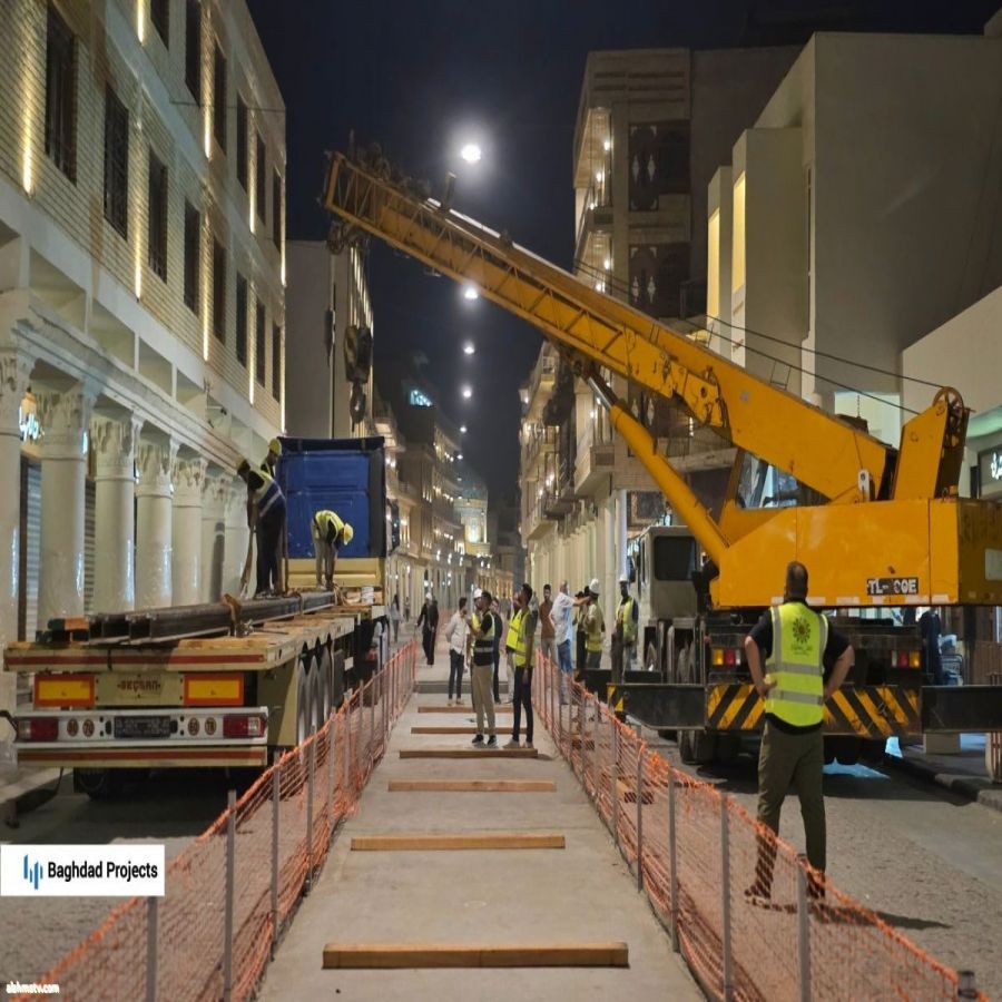 مشاريع بغداد - Baghdad Projects وصول سكة الترام الاول من نوعه في العراق الى موقع شارع الرشيد العريق   .