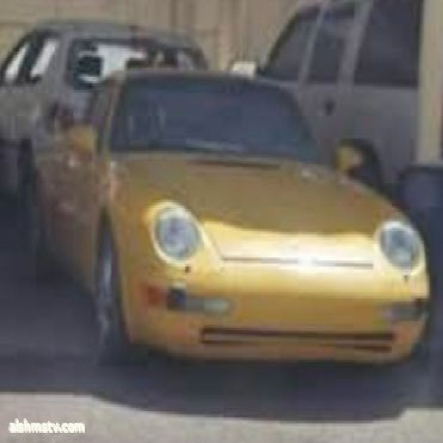 وري پاشا السعيد Nabil Almsaudy سياره بورش ذهبي تمت محاولة اغتيال عدي فيها  ..