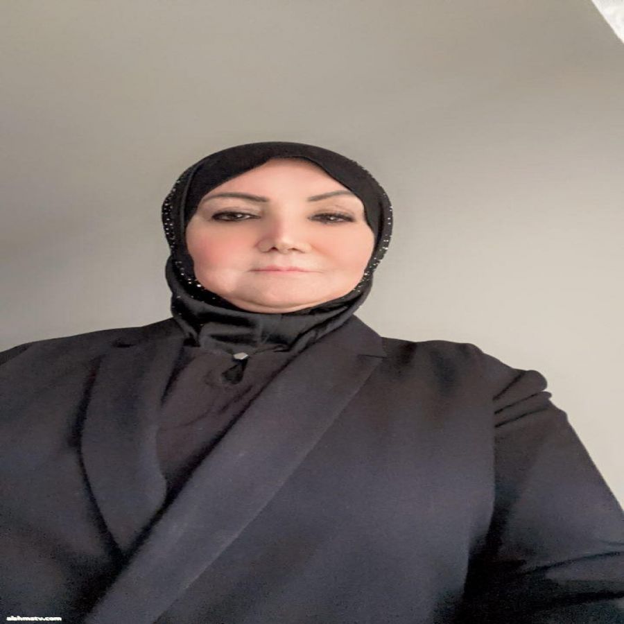 سعاد محمد · في كل لحظة اشتاق لك فيها