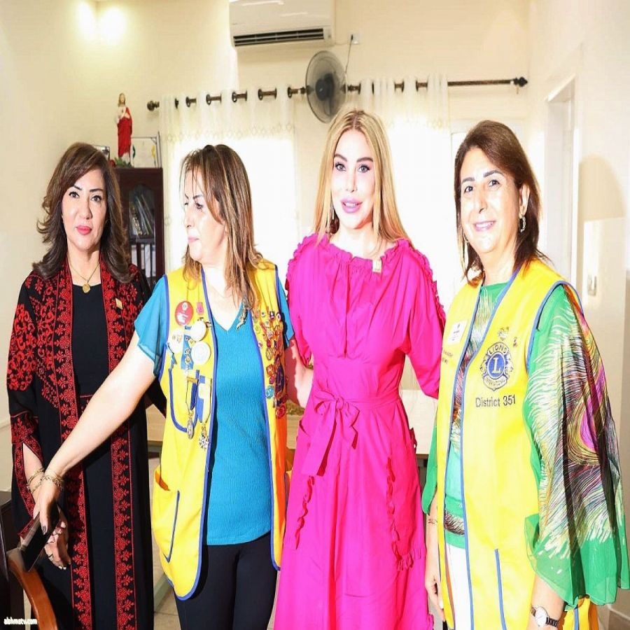الأديبة د. سارة طالب السهيل تقدم قراءة قصصية للأطفال خلال افتتاح مكتبة في كلية البطريركية الوطنية بالأشرفية بدعم من جمعية نادي ليونز عمان إيلا .  سارة السهيل : القراءة تبني العقول وتنمي القيم في نفوس الأطفال .