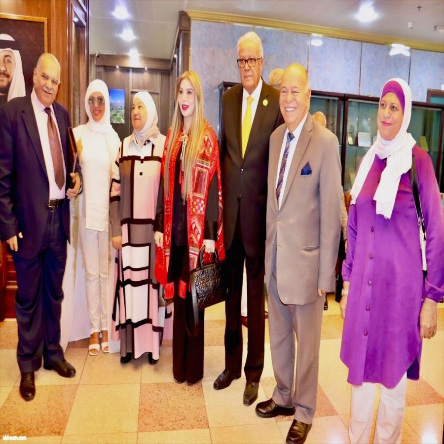 سارة السهيل: "أنشودة الخلود" تجربة انسانية تعيد للشعر روحه الفلسفية وتفتح نوافذ الضوء على الوجود.   السهيل: سناء أسعد كتبت للخلود بحبر الروح لا بحبر اللغة.
