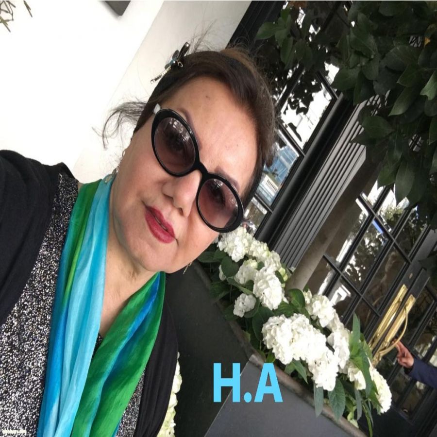 الاعلاميه الاديبه هند احمد كلمات و. لافتات