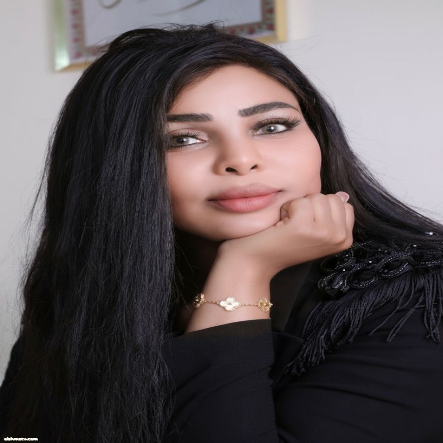 الإعلامية الكاتبة مروة السنهوري تُصدر "دهشة الضحك والعيش العميق"