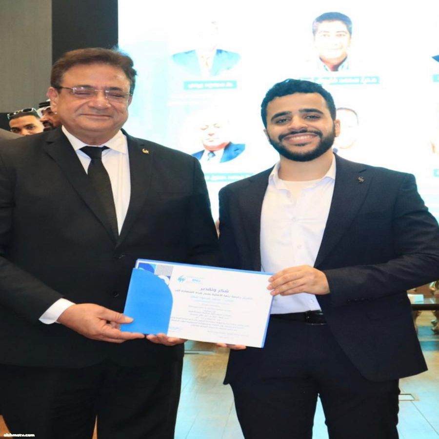 نماذج مشرفة من الجامعات المصرية.. الطبيب محمد محمود شَكَل: يطلق  شرارة التحول الأخضر. داخل عيادات الأسنان