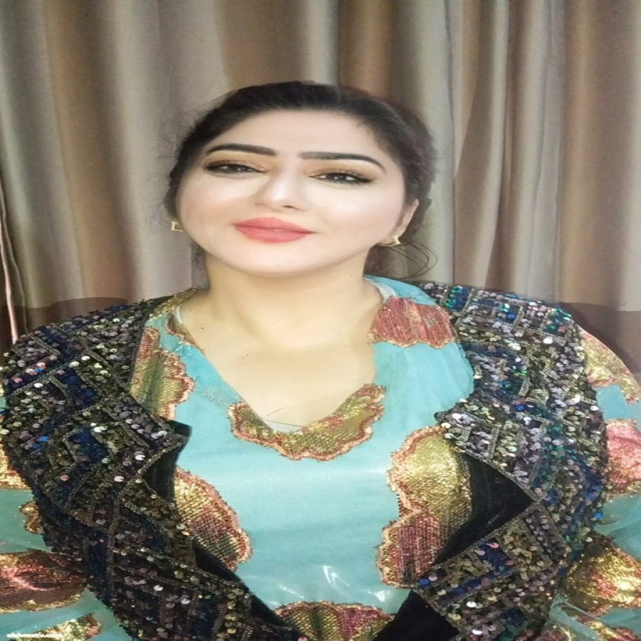 الدكتوره دياري خلات شواني العشق الممنوع نظرت  في مرآتي التي امامي ..