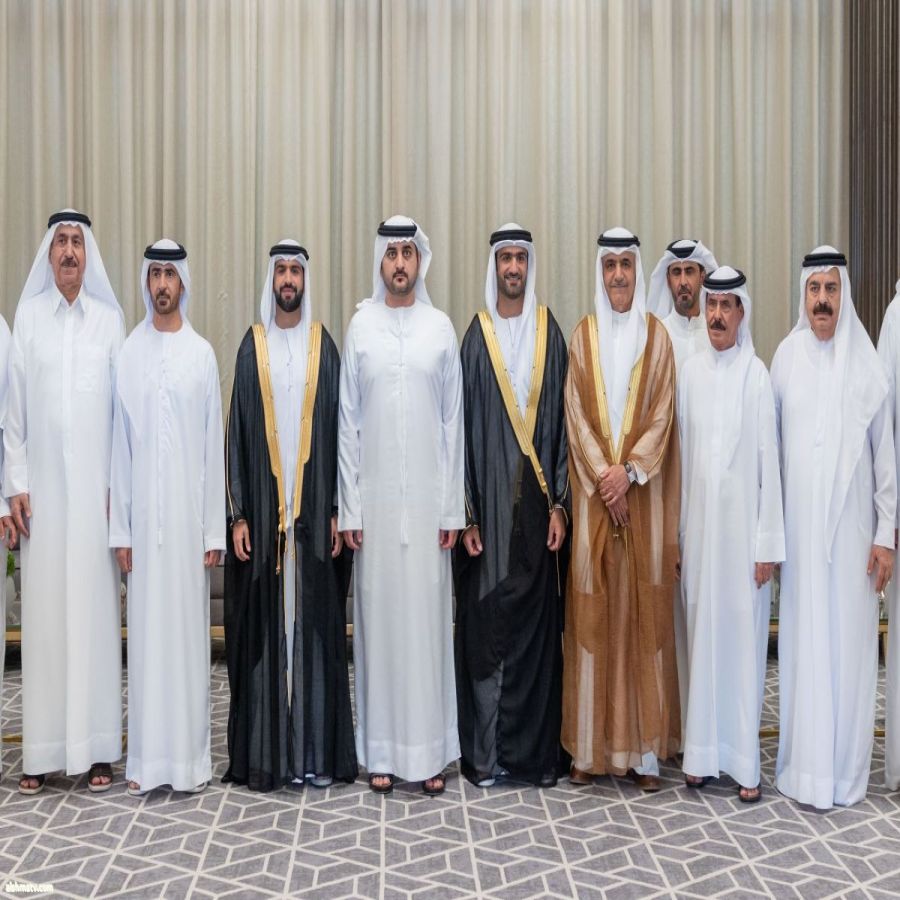 مكتوم بن محمد يحضر أفراح الشامسي والسويدي