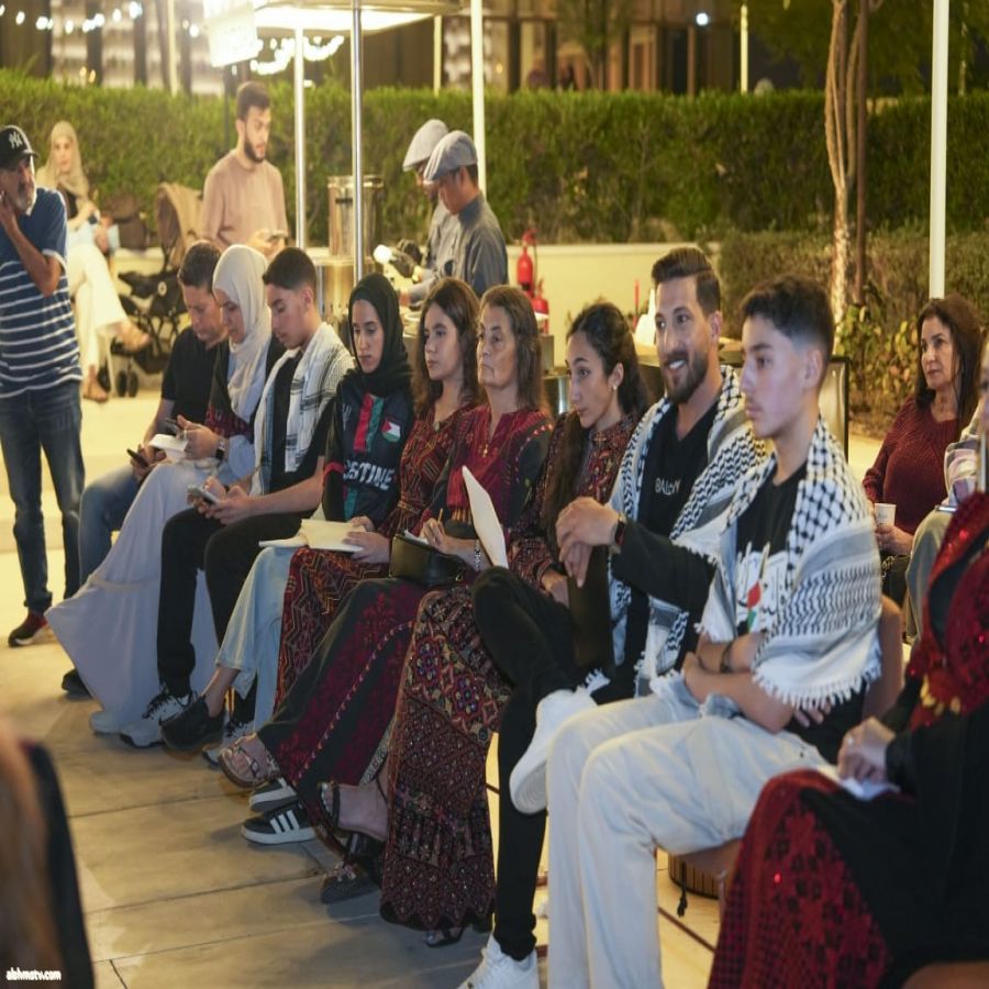 معرض "لاعب النرد"  في بيت الحكمة بالشارقة يستضيف جلسة حوارية حول شعر محمود درويش بحضور الشاعرة الفلسطينية دارين شبير