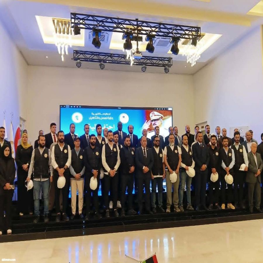 وزارة العمل والتأهيل بالحكومة الليبية تحتفي باليوم العالمي للعمال    ريم العبدلي – ليبيا
