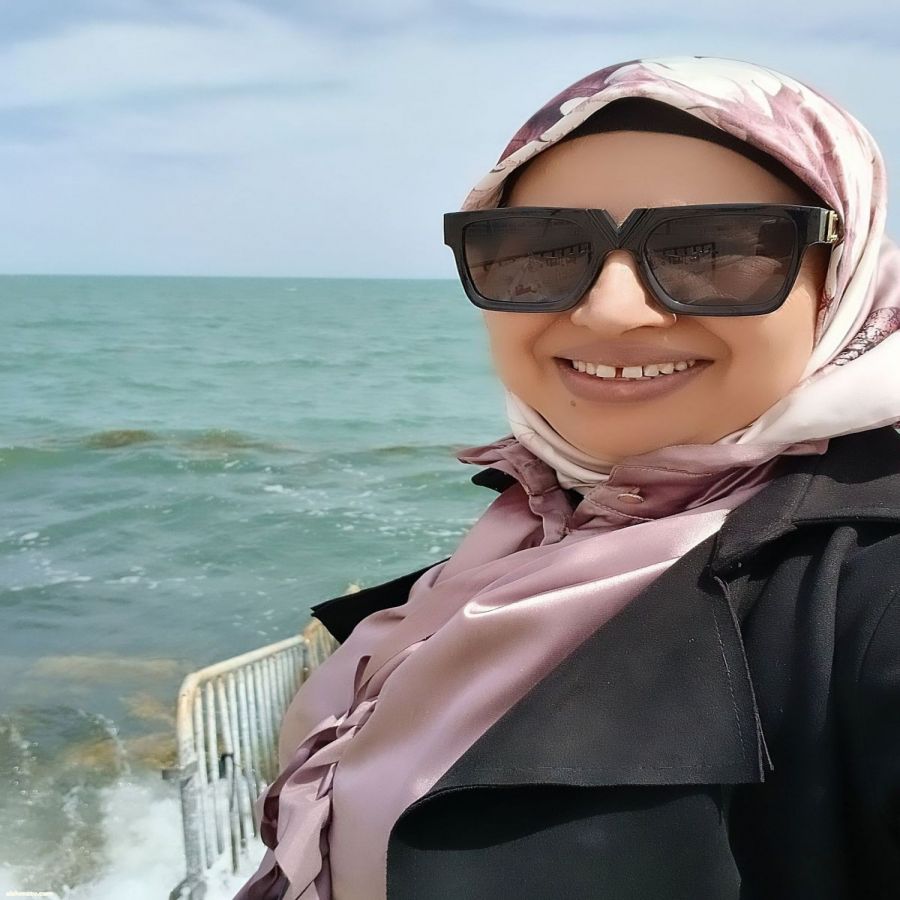 بين السعي للظهور والبحث عن الذات: قراءة نفسية واجتماعية في ظاهرة "الركض وراء الصورة" الاجتماعية.                                                  للاستاذة مسعودة القاسمي