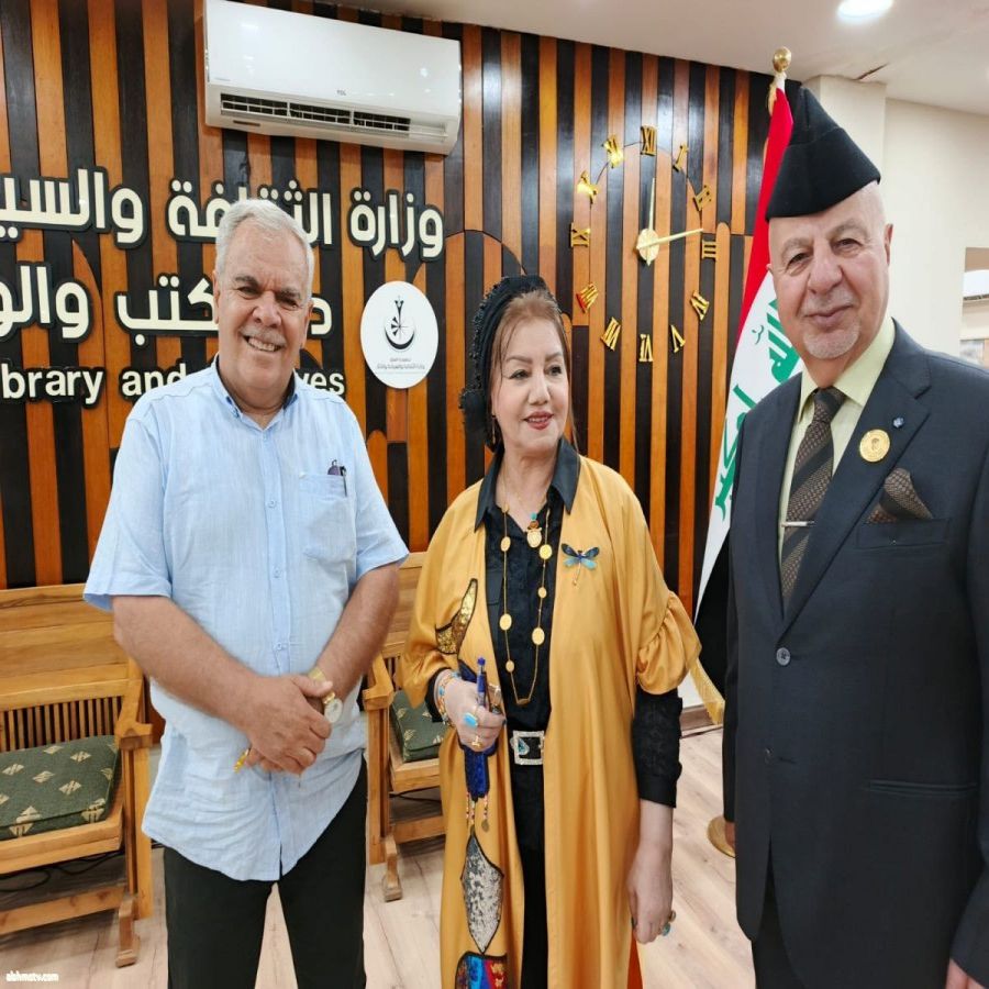 اليوم في دار الكتب والوثائق العراقية  وبرعاية وزارة الثقافة والسياحة والآثار / أقيم المعرض التراثي الاول لمجموعة كيوبي للفن التشكيلي ورابطة الافندي العراقي..