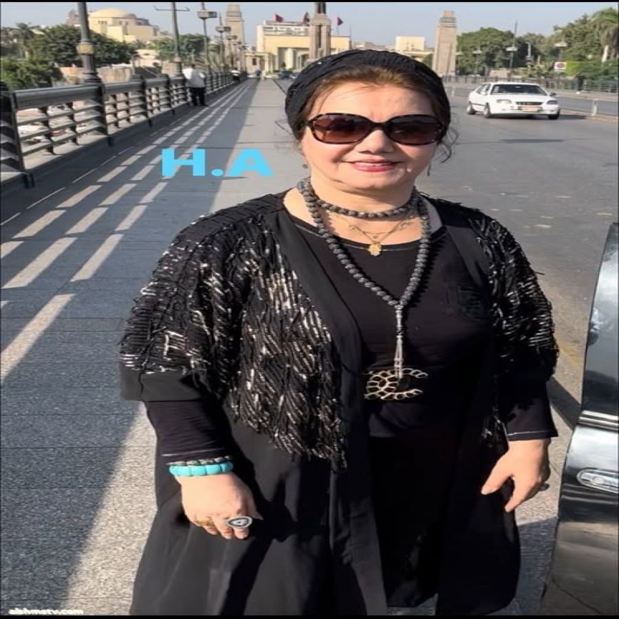 بقلم الاعلاميه الشاعره المذيعه الرائده هند احمد بين تلك الزاوية