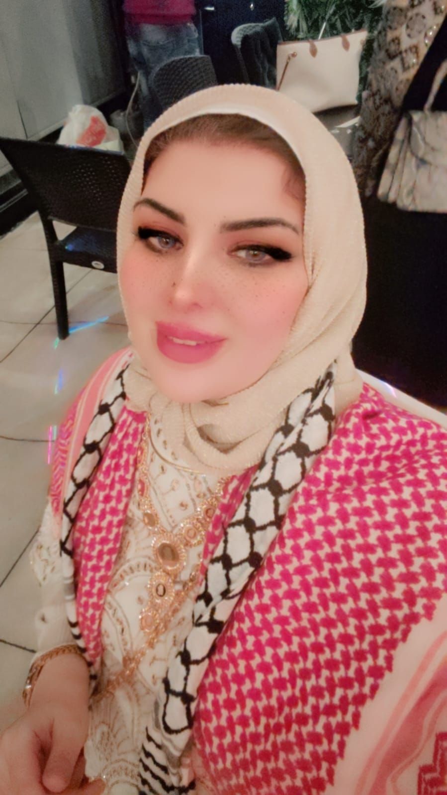 الاعلاميه المميزه هبه ابو حجله توثق نشاطاتها المهمه لصالح قناة الشمس الاوربيه