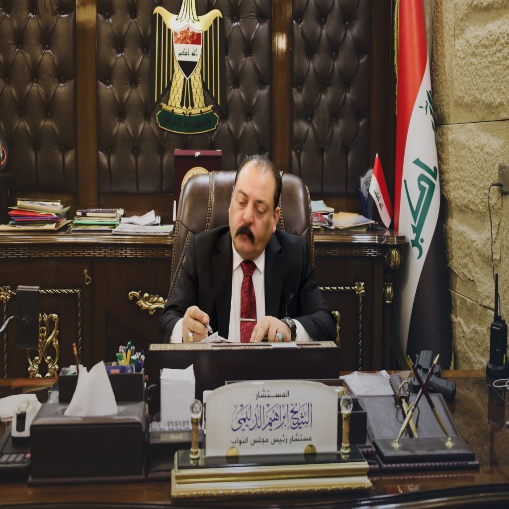 الشيخ ابراهيم الدليمي   الشيخ إبراهيم الدليمي يتسلّم شهادة تأسيس حزب "العُمران" بغداد – الإثنين 20 أيار 2025